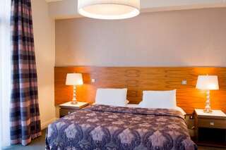 Отель Moyvalley Hotel & Golf Resort Moyvalley Улучшенный двухместный номер с 1 кроватью или 2 отдельными кроватями-2